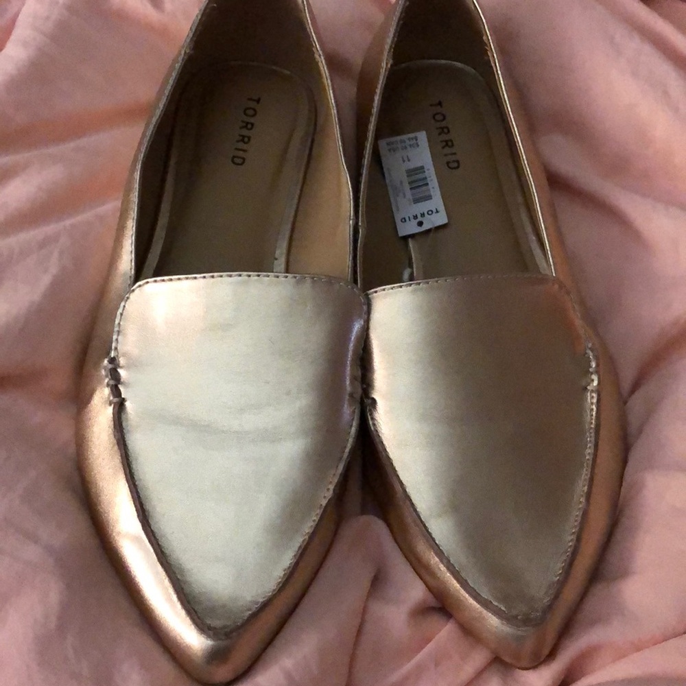 Torrid gold flats size 11 NWT